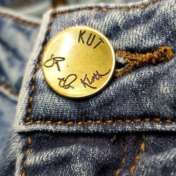 Womans kut from the kloth distressed denim shorts, size 6 - Picture 7 of 7